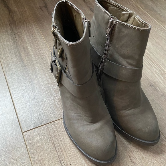 Buckled booties - Picture 3 of 11